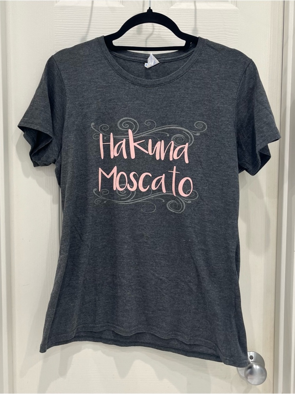 Hakuna Moscato Graphic Tee // L